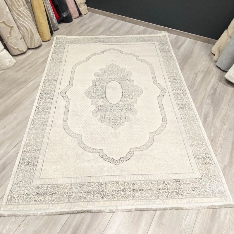 Tapis oriental gris billant