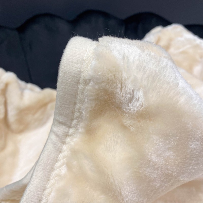 Couverture Polaire Unie 220*240cm – Douce, Légère et Chaude pour Toutes les Saisons