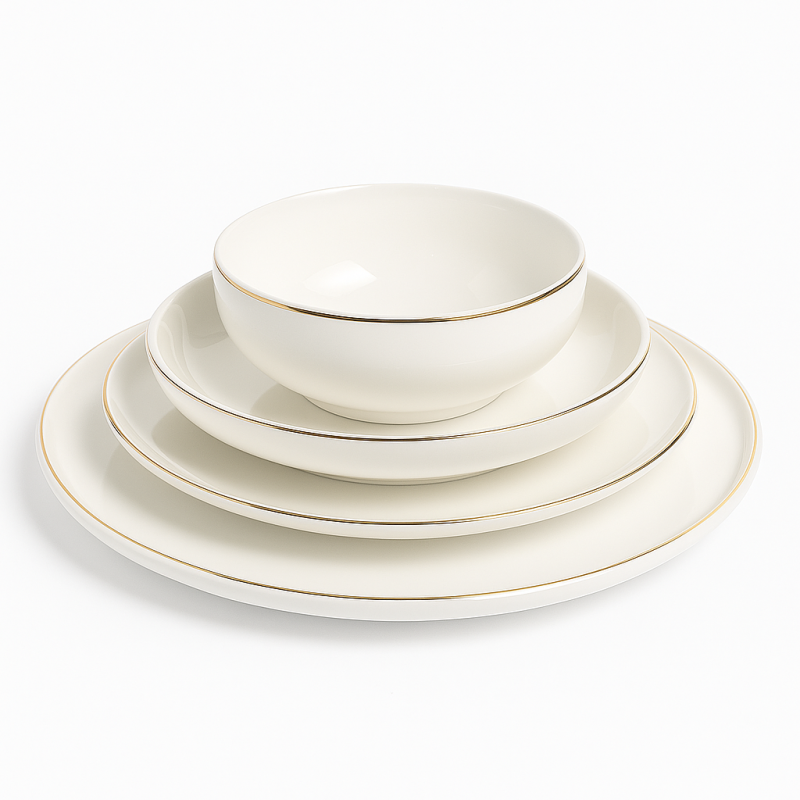 Service de table en porcelaine blanc avec bord doré – Assiettes élégantes pour repas et réceptions Service de table en porcelaine blanc avec bord doré – Assiettes élégantes pour repas et réceptions