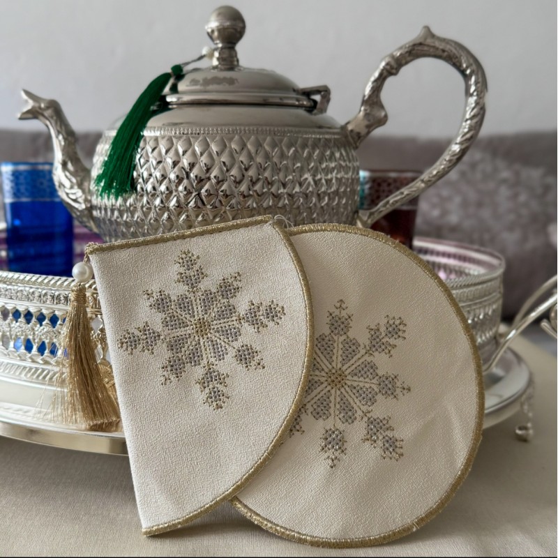 Accessoire pour théière orientale brodé Accessoire pour théière orientale brodé