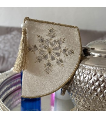 Accessoire pour théière orientale brodé