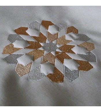 Nappe marocaine brodée Warda 140*140cm