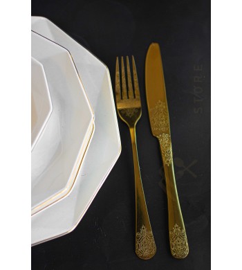 Ménagère coffret de 24 couverts dorés pour 6 personnes, gravures arabesques